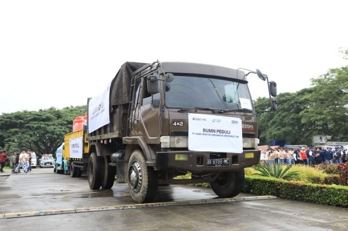 Danantara Indonesia bersama Badan Pengaturan Badan Usaha Milik Negara (BP BUMN) mengerahkan dukungan 109 armada truk pembawa bantuan kemanusiaan di Sumatera