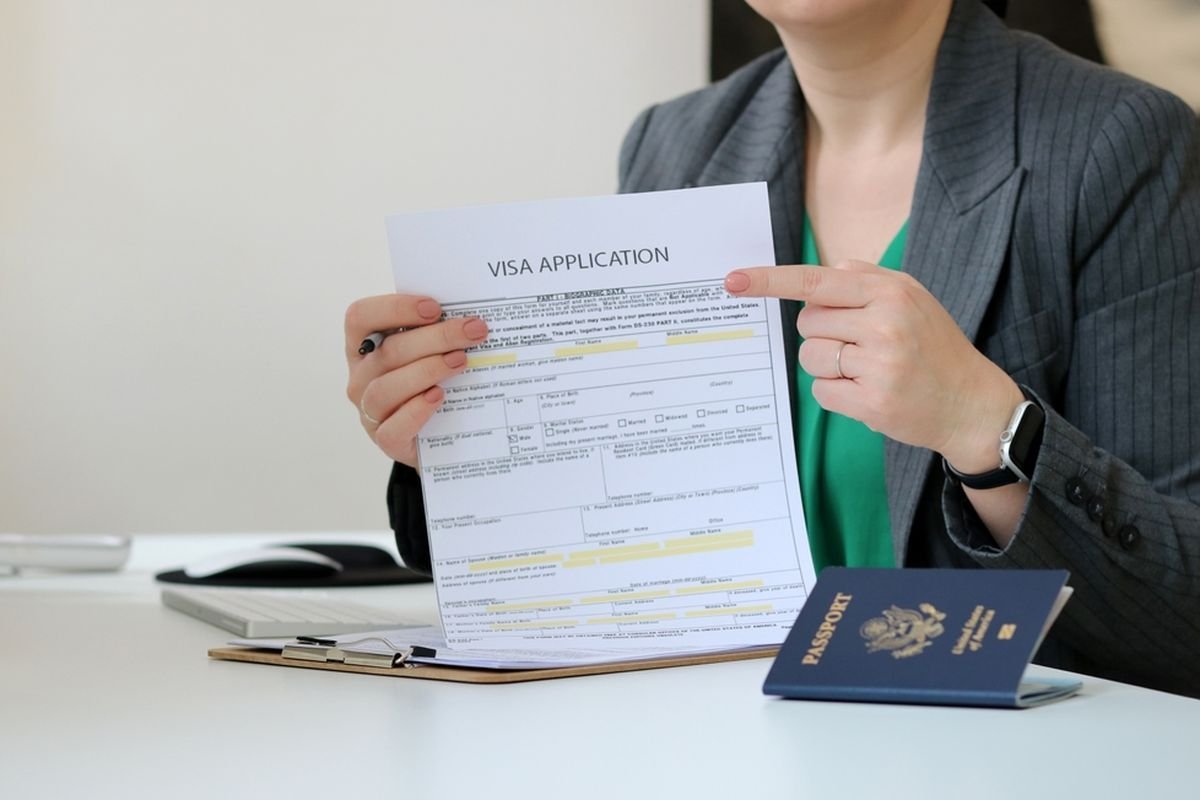 Ilustrasi mengurus visa