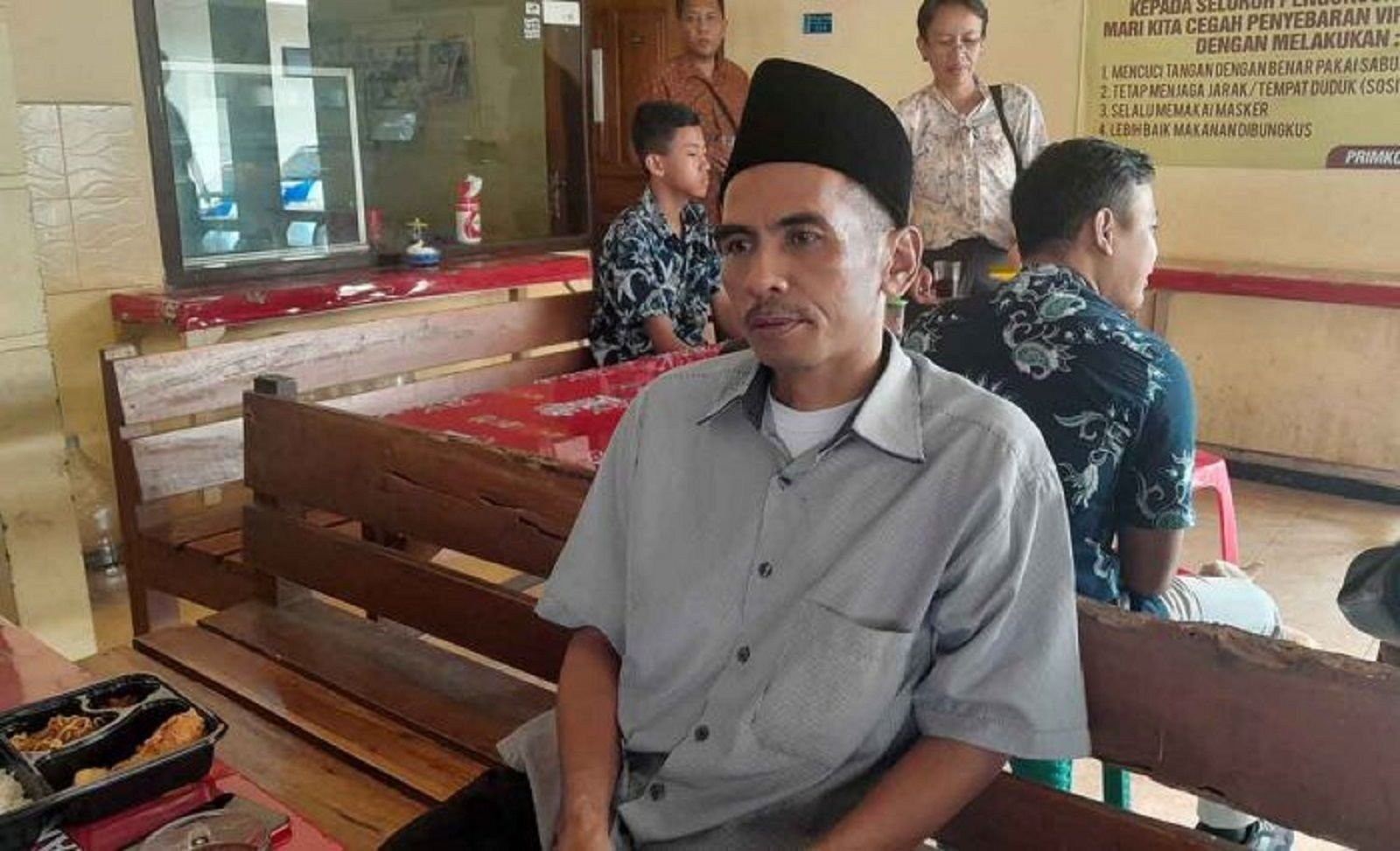Dokumen Abdul Hadi saat usai dimintai keterangan oleh penyidik KPK di Polres situbondo terkait laporannya atas dugaan Korupsi dana workshop Wasbang DPRD Jawa Timur yang menyeret Zeiniye