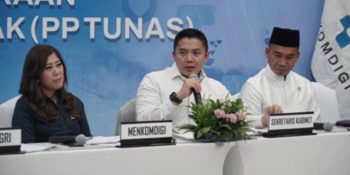 Sekretaris Kabinet (Seskab) Teddy Indra Wijaya meminta dukungan masyarakat terkait penerapan akses media sosial kepada anak di bawah 16 tahun.