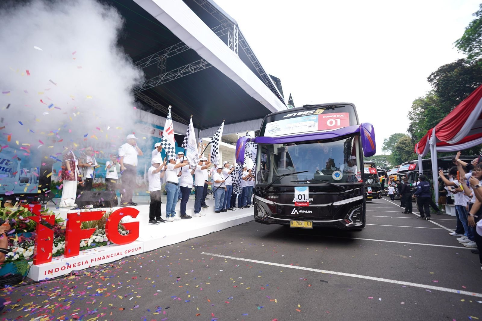Badan Pengaturan BUMN bersama BUMN kembali menyelenggarakan program mudik gratis bersama BUMN dengan mengusung tema &ldquo;Mudik Nyaman Bersama BUMN&rdquo; dalam rangka menyambut Hari Raya Idul Fitri