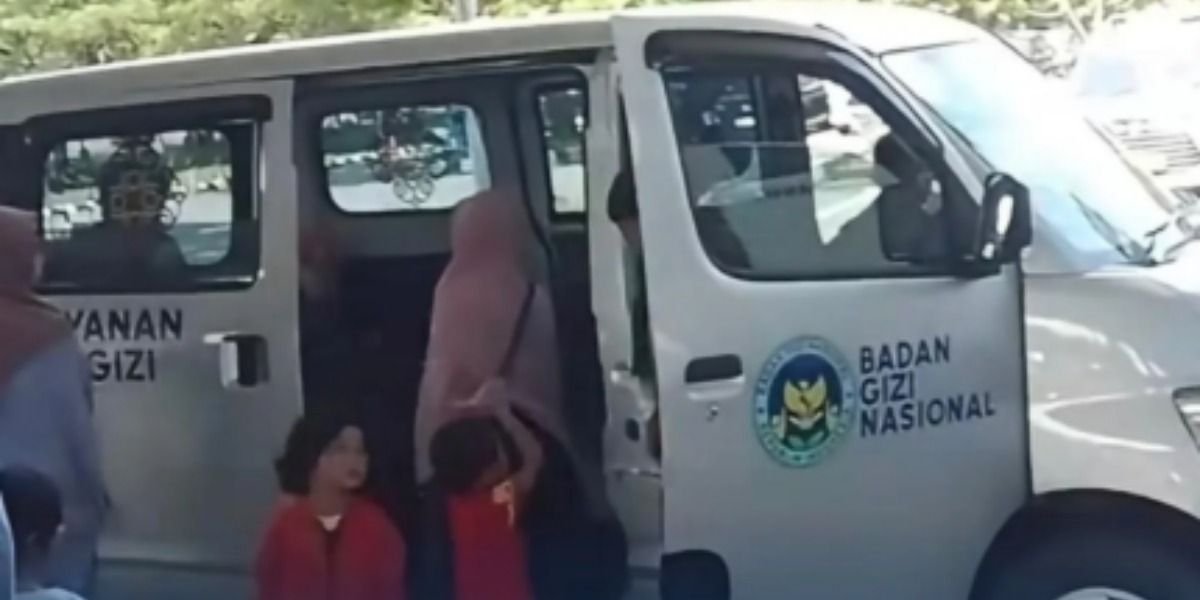 Menyoroti rekaman video viral terkait penampakan mobil MBG yang terlihat membawa penumpang di Bandara Internasional Lombok, NTB.