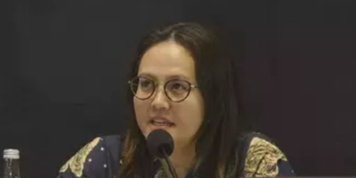 Menyoroti beredarnya status WhatsApp yang diduga milik Juri LCC MPR RI, Indri Wahyuni usai kasus protes viral peserta dari SMAN 1 Pontianak.