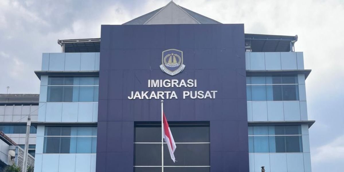 Menyoroti operasi tangkap tangan (OTT) Komisi Pemberantasan Korupsi (KPK) di Kantor Imigrasi Jakarta terkait dugaan korupsi pengurusan KITAP-KITAS.