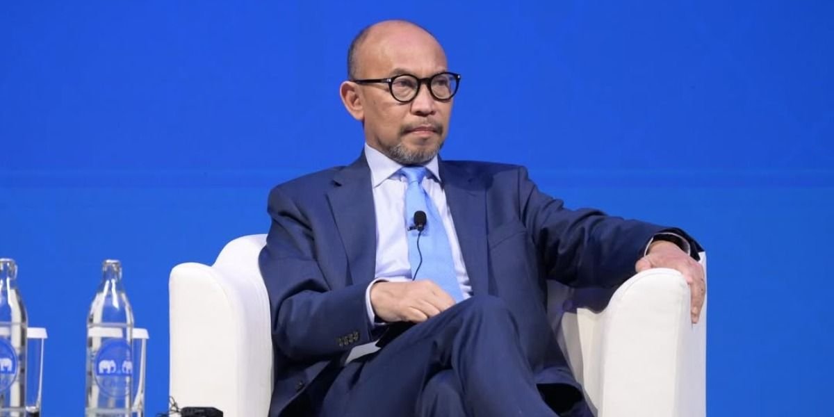 Menyoroti penuturan eks Menkeu periode 2013-2014, Chatib Basri terkait pelemahan nilai tukar rupiah bagi Indonesia.