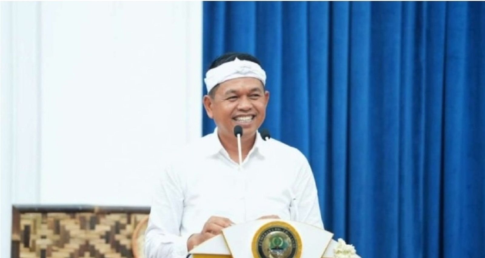 Gubernur Jawa Barat Dedi Mulyadi soroti pembinaan terkait viralnya video pesta gay di Karawang.