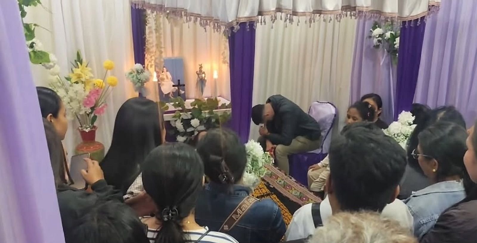 Suasana rumah duka Dokter Icha yang diduga mengalami intimidasi anggota DPRD TTU.