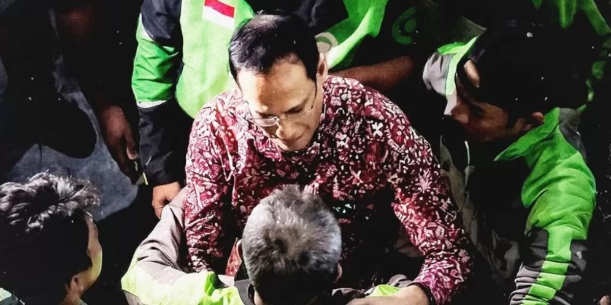Ketua Majelis Hakim Pengadilan Tipikor Jakarta Pusat mengungkap pengadaan Chromebook oleh Nadiem Makarim, menguntungkan korporasi Google.