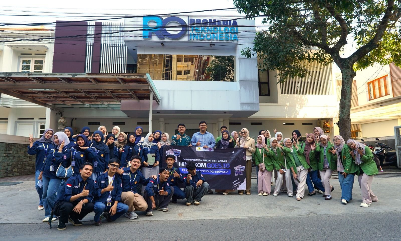 Kunjungan mahasiswa Prodi Sains Komunikasi Universitas Djuanda Bogor ke kantor Promedia Group.