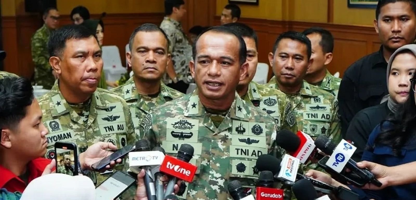 Kapuspen TNI Muhammad Nas buka suara usai ramai jadi perbincangan rumah Jampidsus Febrie Adriansyah dijaga prajurit.