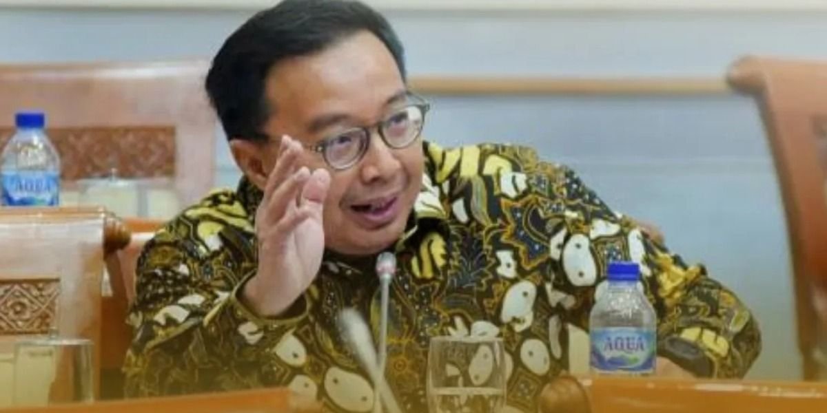 Menyoroti fakta di balik penggeledahan KPK ke rumah pejabat BPK, Bobby Rizaldi terkait dugaan suap di Pemkab Muara Enim, Sumsel.