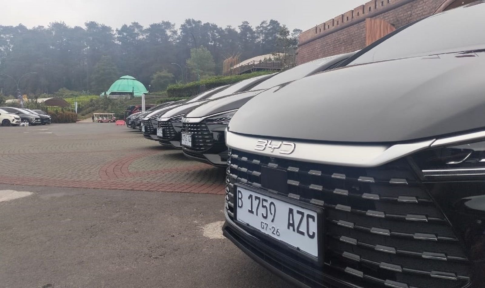 Grill depan BYD M6 DM