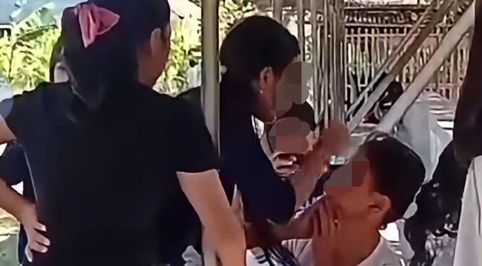 Viral video dugaan perundungan ABG Cilacap, Jawa Tengah di media sosial.