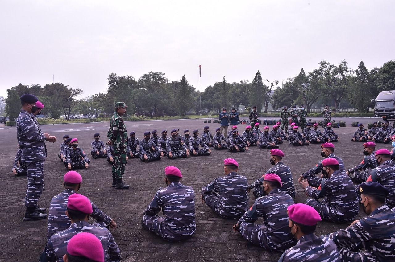 Panglima TNI Marsekal TNI Hadi Tjahjanto, S.I.P. kembali mengerahkan 200 Tenaga Kesehatan (Nakes) Vaksinator ke wilayah Aglomerasi Kabupaten Bogor