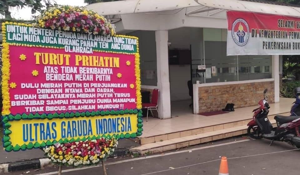 Kecewa dengan Kemenpora, Penggemar Bulu Tangkis Kirimkan Karangan Bunga
