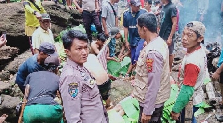 Tiga pemuda ditemukan tewas saat ingin foto selfie di Curup Mandi Angin, Desa Suka Mulya, Kecamatan Tanjung Raja, Lampung Utara, Lampung, Rabu (20/10) sore. (Foto: Dok Net/ Istimewa).