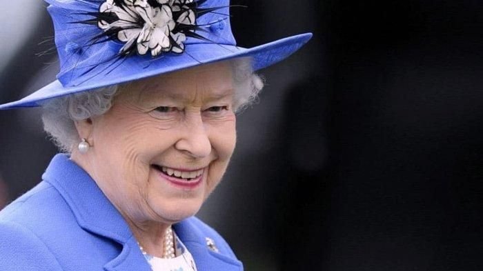 Ratu Elizabeth memutuskan untuk beristirahat selama beberapa hari dan itu adalah saran dari dokter kerajaan Inggris. Alhasil untuk rencana kunjungan ke Irlandia Utara Ratu Elizabeth harus membatalkannya. (Foto: Dok Net/ Istimewa).