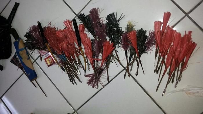 Salah satu aksi geng motor di Makassar yang beraksi dengan anak panah yang ditemukan anggota kepolisian. (Foto: Dok Net/ Istirahat).