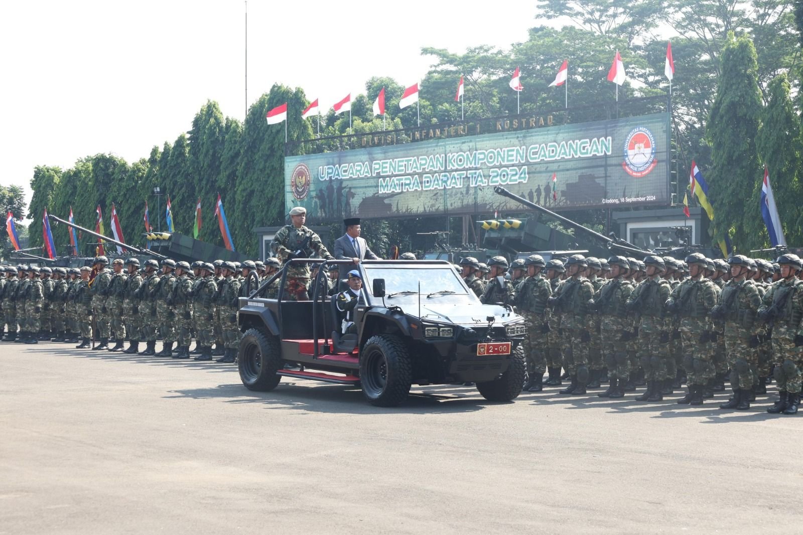 Wakil Menteri Pertahanan (Wamenhan) RI M. Herindra bertindak sebagai Inspektur Upacara (Irup) dalam Penetapan Komponen Cadangan (Komcad) Matra Darat Tahun Anggaran 2024