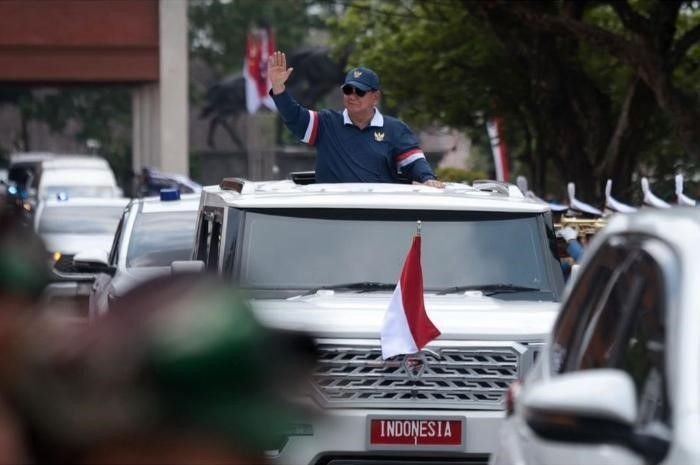 Inilah ulasan terkait Mobil Maung Pindad Garuda Limousine milik Presiden Prabowo hingga aturan penggunaan mobil para menteri Kabinet Merah Putih.