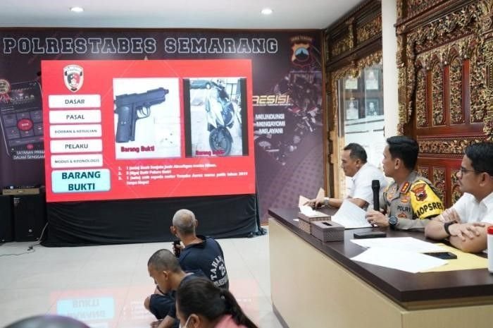 Konferensi Pers Polrestabes Semarang terkait kasus penembakan gadis di Semarang, pada Selasa, 8 Oktober 2024.