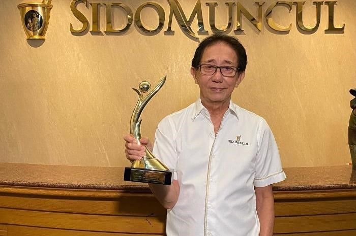 Potret Bos Sido Muncul, Irwan Hidayat yang memiliki sikap ogah pamer dan patut dijadikan inspirasi para pengusaha di Indonesia. Simak kisah selengkapnya.