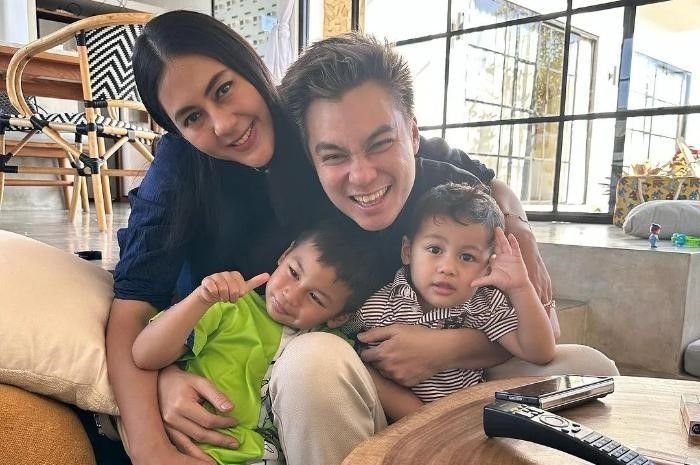 Potret keluarga Baim Wong dan Paula Verhoeven yang diterpa masalah perceraian, pada Selasa, 8 Oktober 2024. Simak pengakuan kedua pihak.