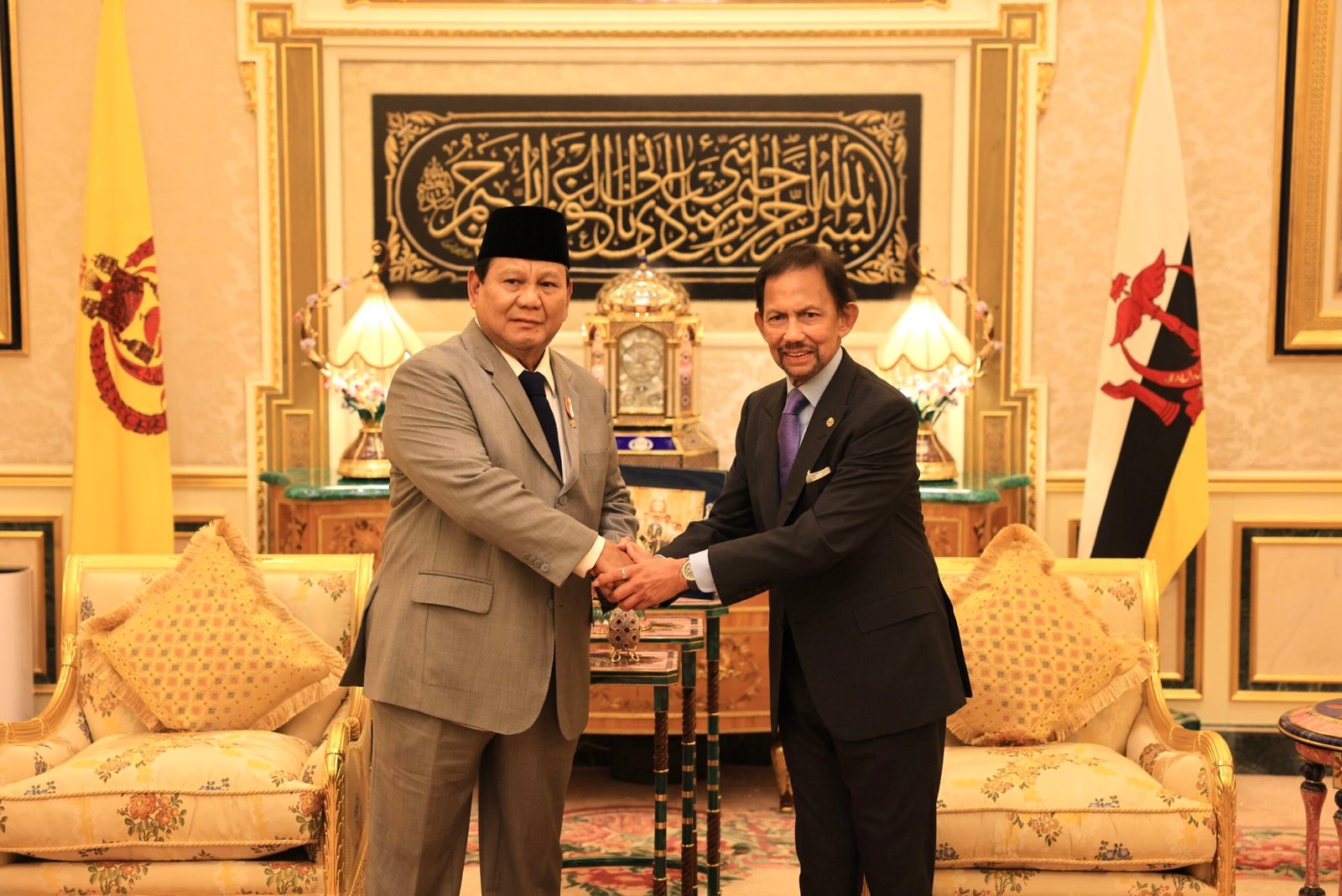 Menteri Pertahanan Republik Indonesia (Menhan RI) Prabowo Subianto menemui Yang Maha Mulia Seri Sultan Haji Hassanal Bolkiah.