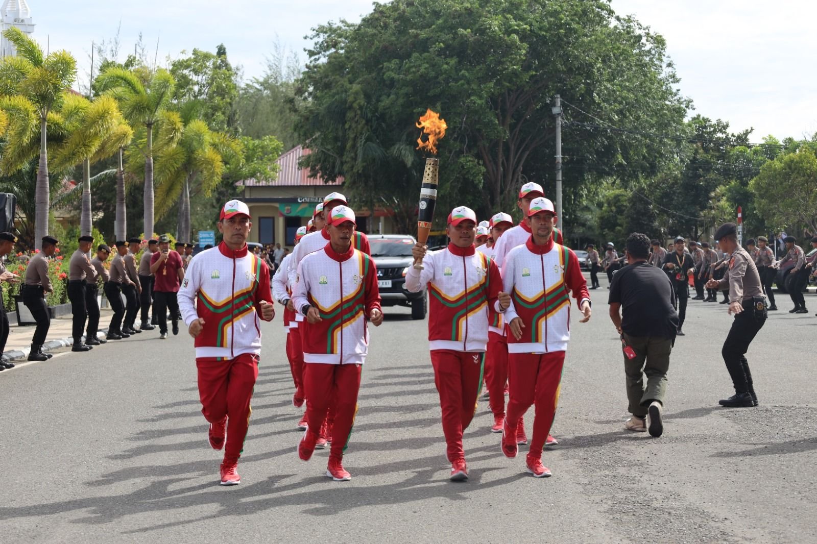 Para atlet top tingkat nasional dan internasional ikut meramaikan PON termasuk atlet yang menjadi anggota polisi.