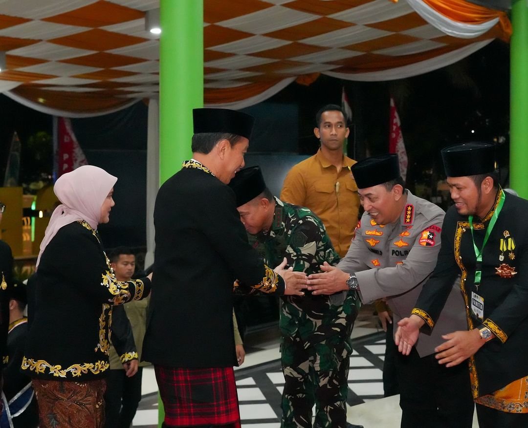 Kapolri Jenderal Polisi Drs. Listyo Sigit Prabowo bersama Panglima TNI Jenderal Agus Subiyanto mendampingi Presiden Joko Widodo (Jokowi) membuka Musabaqah Tilawatil Qur'an Nasional (MTQN) ke XXX.