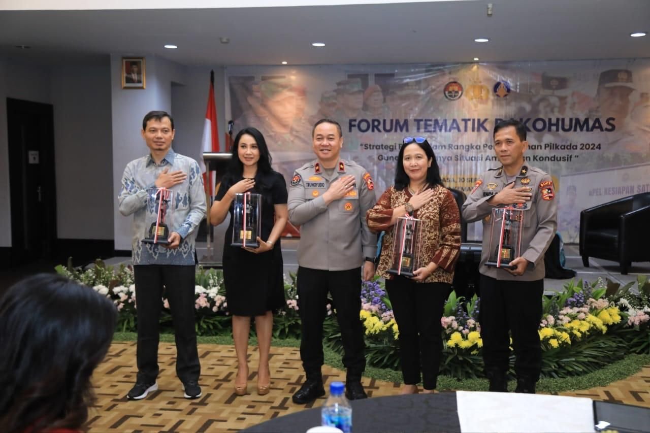 Kepala Biro Penerangan Masyarakat Divisi Humas Polri Brigjen Pol Trunoyudo Wisnu Andiko beserta jajarannya