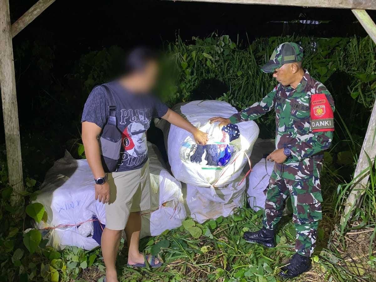 Tim gabungan Satgas Pamtas Yonarmed 11 Kostrad Pos Aji Kuning dan Satgas Intel Dam VI/Mulawarman berhasil menggagalkan upaya penyelundupan lima bal pakaian bekas (balpress) di wilayah perbatasan RI-Malaysia.