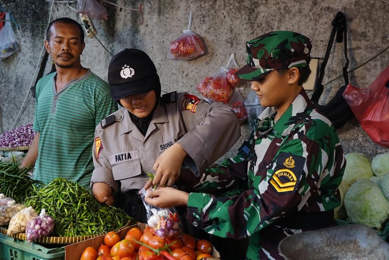 Siswi disabilitas Sekolah Polisi Wanita (Sepolwan) Lemdiklat Polri, Nur Fatia Azzahra, memiliki latar belakang akademik yang cemerlang.