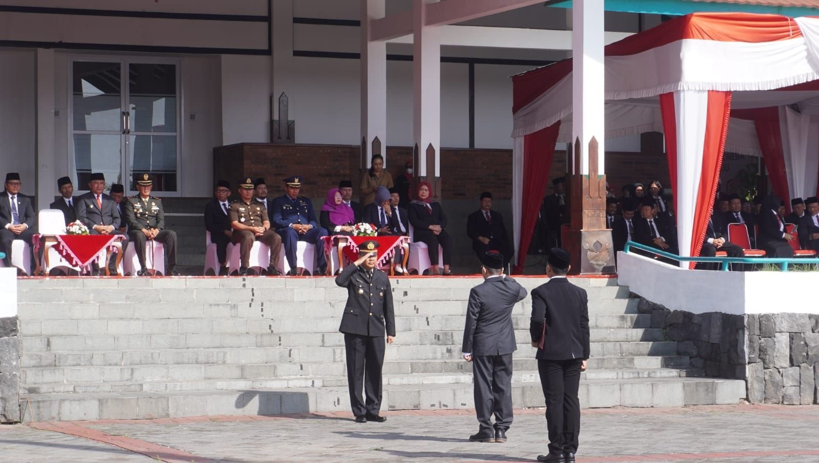 Dandim 0724/Boyolali Letkol Inf Wiweko Wulang Widodo, S.Pd.M.Han mengikuti upacara peringatan Hari Kesaktian Pancasila