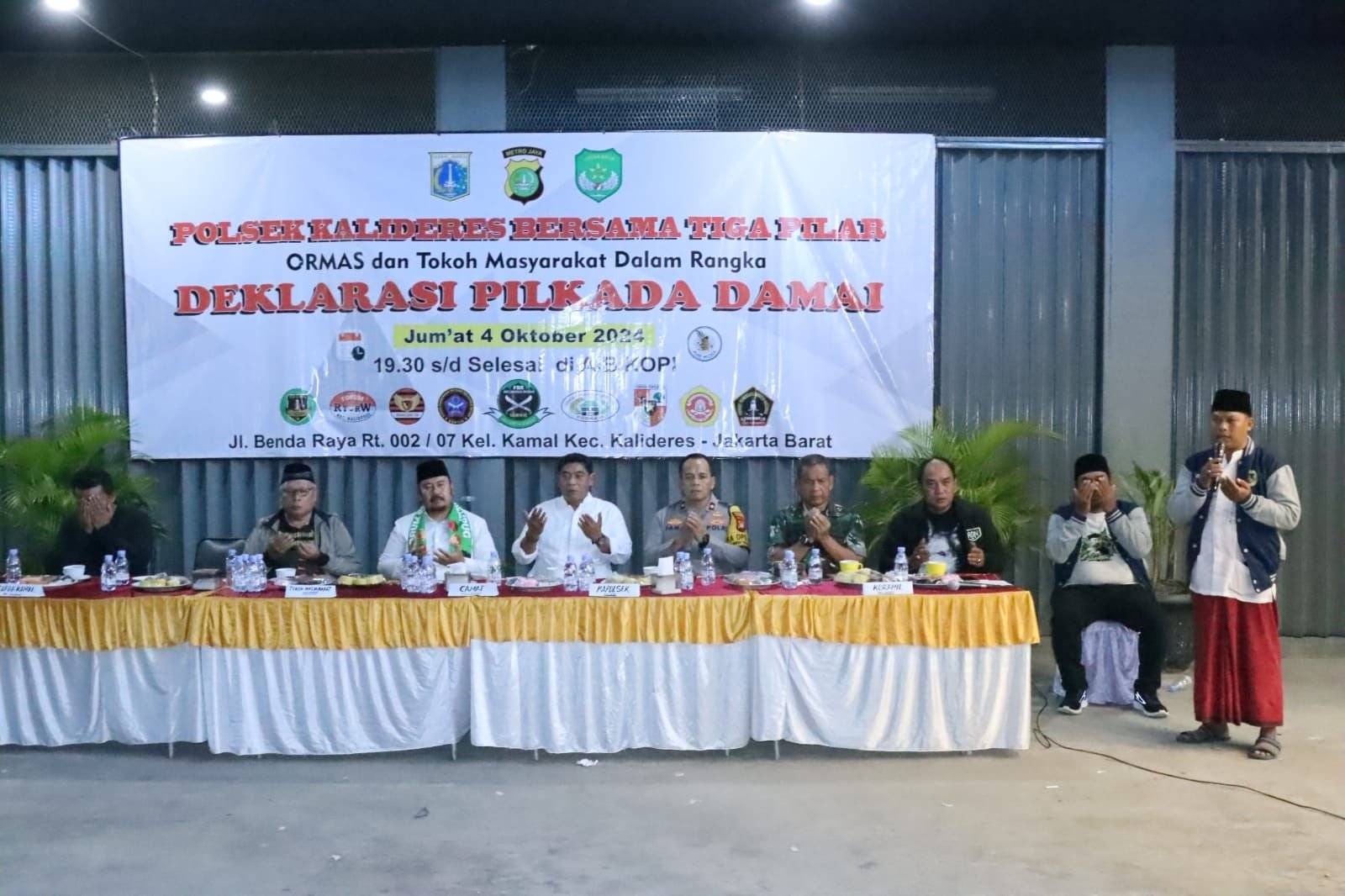 Penyelenggaraan Deklarasi Pilkada Damai 2024 yang digagas oleh Polsek Kalideres bersama 3 Pilar Kalideres, tokoh masyarakat, dan organisasi masyarakat (Ormas) se-Kecamatan Kalideres.